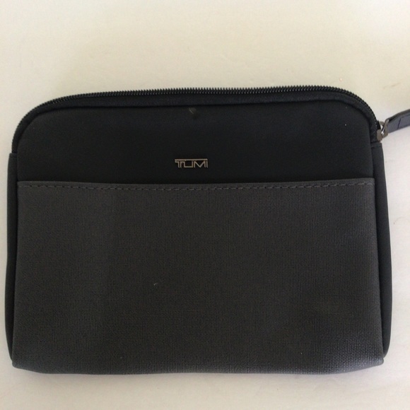 TUMI FOR DELTA COSMETIC CASE BAG - Picture 2 of 10